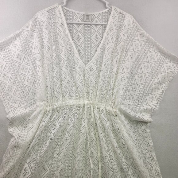 White Lace Cover-Up With Tassel Hem & Diamond Pattern Cinched Tie Waist - Picture 2 of 6